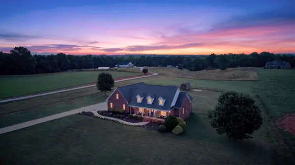 820 Old Island Ford RD, Chesnee, SC 29323