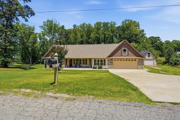 132 Holston Valley CIR, Inman, SC 29349