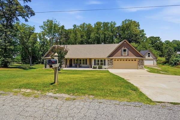 132 Holston Valley CIR, Inman, SC 29349