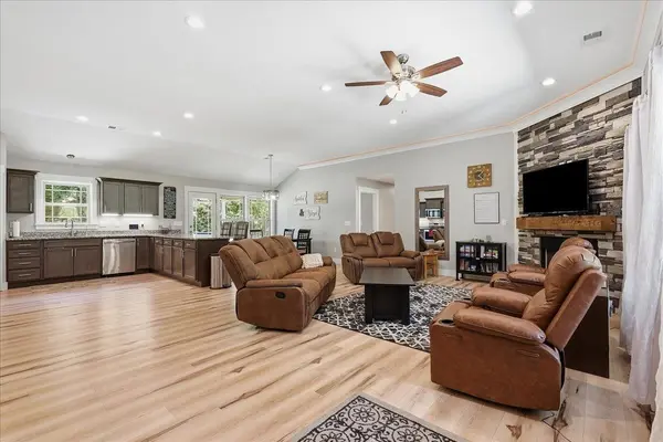 132 Holston Valley CIR, Inman, SC 29349