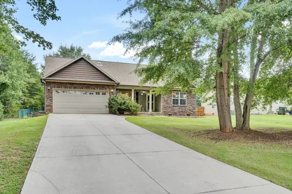 305 Bent River DR, Inman, SC 29349