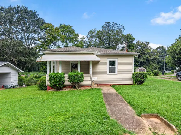 33 Lawrence ST, Lyman, SC 29365