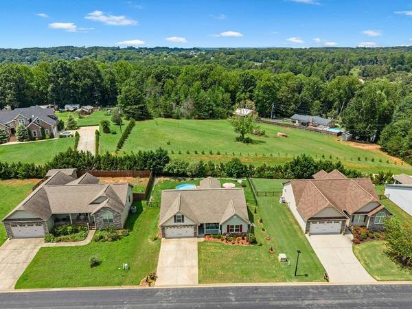 326 Gleaner Dr DR, Inman, SC 29349
