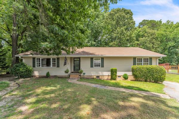 204 Collinwood LN, Taylors, SC 29687