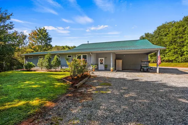 770 Dickson RD, Campobello, SC 29322