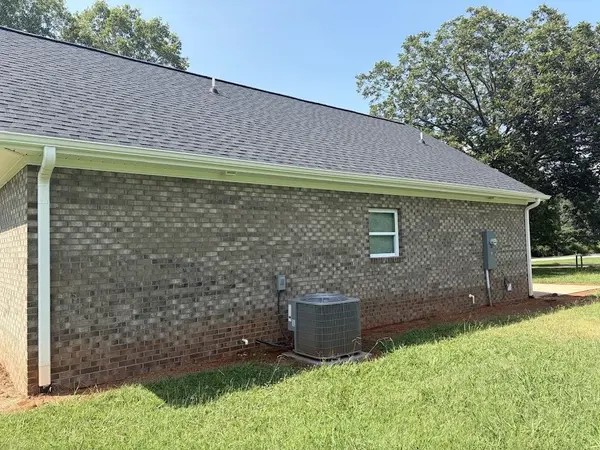 354 Whelchel Rd, Gaffney, SC 29341