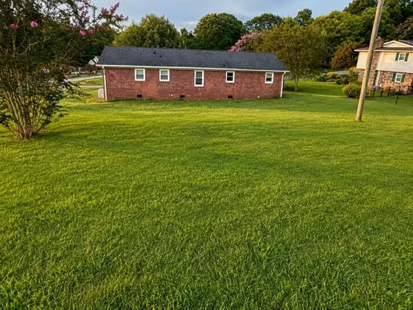 104 Meadow LN, Liberty, SC 29657
