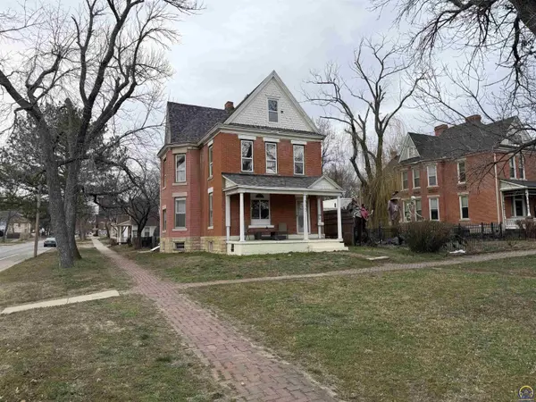 335 SW Western AVE, Topeka, KS 66606