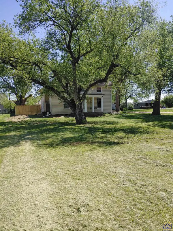 1403 Frazier ST, Valley Falls, KS 66088