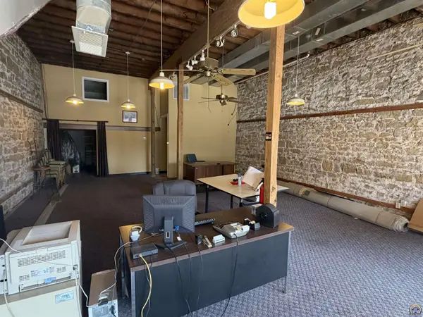 615 S Topeka AVE, Lyndon, KS 66451