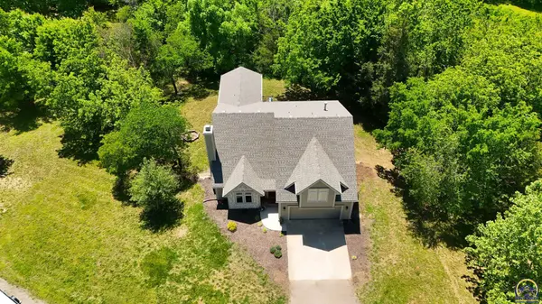 881 N 1928 Rd, Lecompton, KS 66050-4126