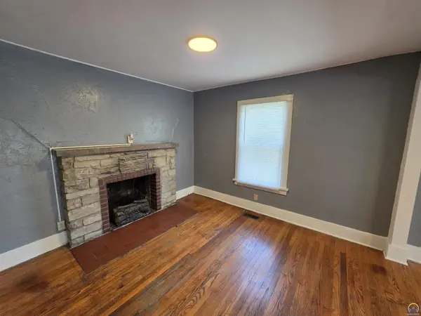 229 W 15th Ave, Emporia, KS 66801