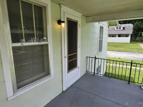 229 W 15th Ave, Emporia, KS 66801