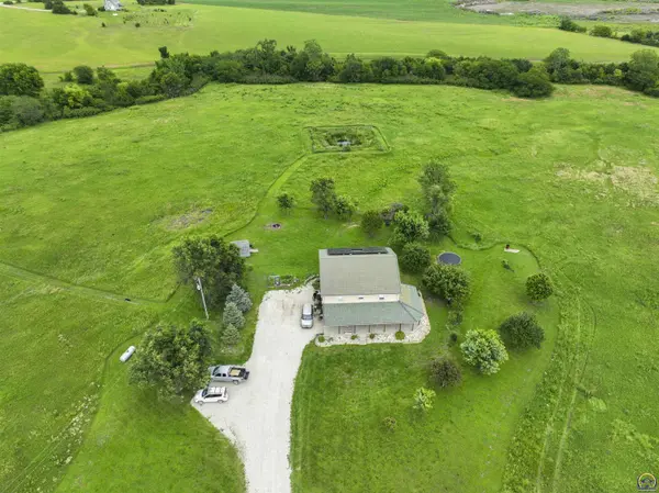 17200 C RD, Delia, KS 66418