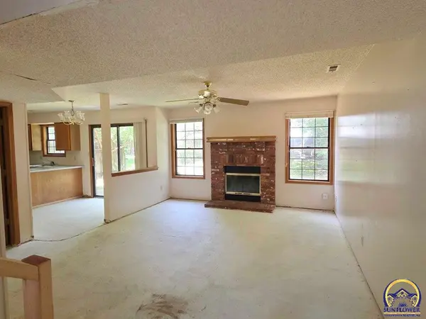 4012 Overland DR, Lawrence, KS 66049-4120