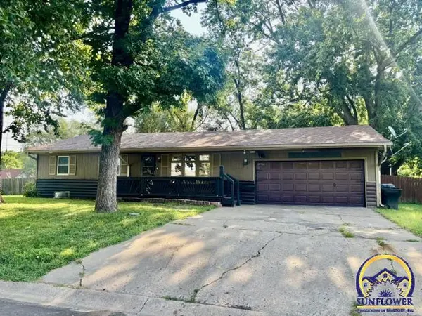 1016 Birch ST, Eudora, KS 66025
