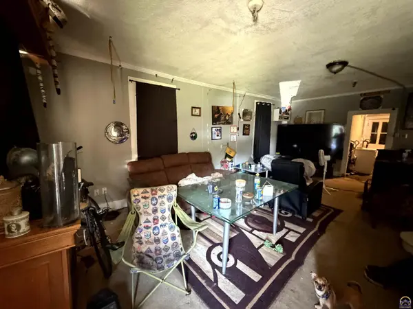 1033 / 1035 SW Clay ST, Topeka, KS 66604