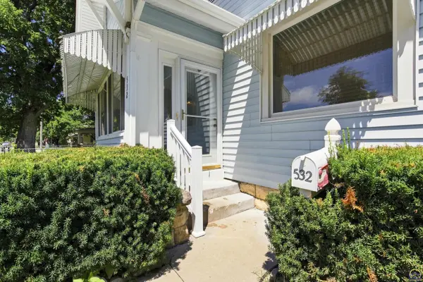 532 W 8th St, Junction City, KS 66441