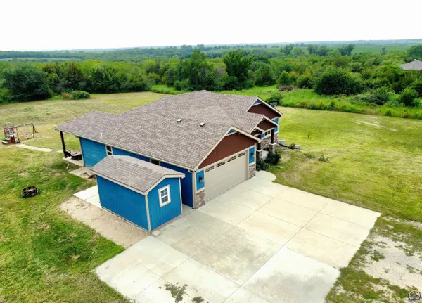 6235 NW 70th St, Topeka, KS 66618