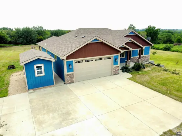6235 NW 70th St, Topeka, KS 66618