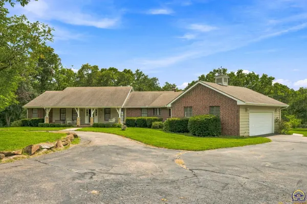 2401 NW 45th TER, Topeka, KS 66618