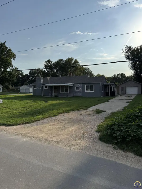 2201 NW Clay ST, Topeka, KS 66608