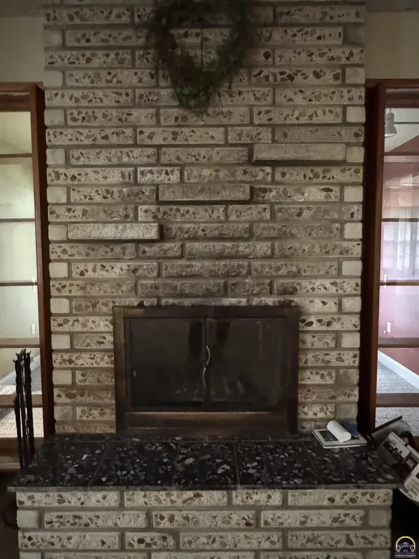 5934 NW Rochester RD, Topeka, KS 66617
