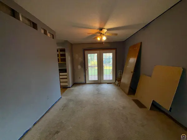 6105 SW 26th ST #Unit B, Topeka, KS 66614