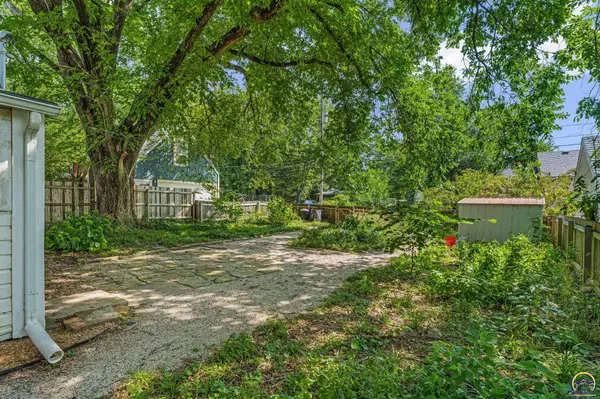 1040 Pennsylvania St, Lawrence, KS 66044