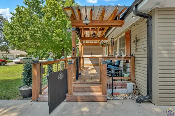 2224 NW Taylor ST, Topeka, KS 66608