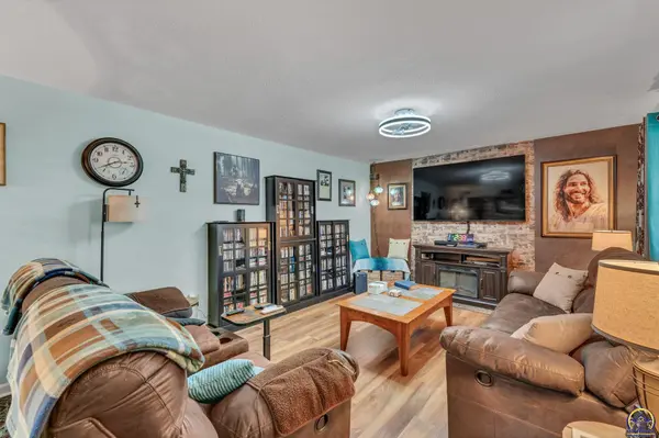 2224 NW Taylor ST, Topeka, KS 66608