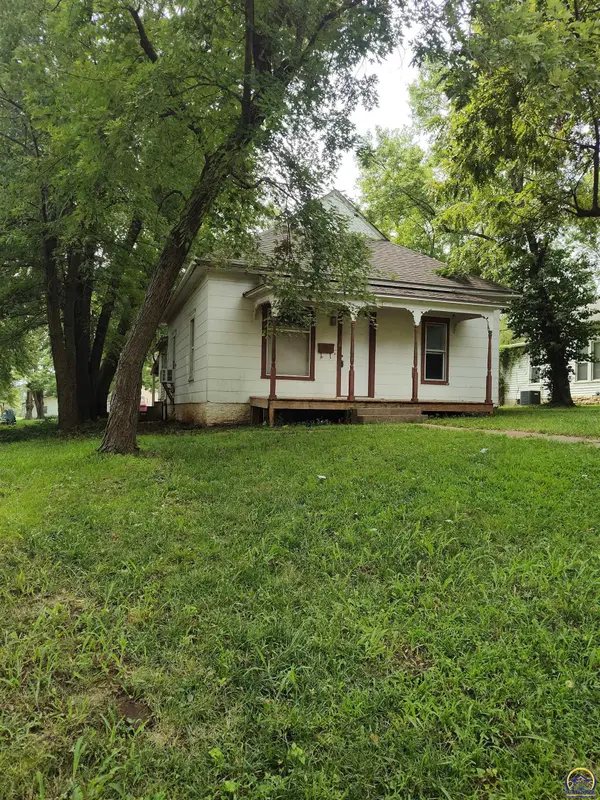 609 West ST, Holton, KS 66436
