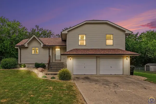2919 SE Burton ST, Topeka, KS 66605
