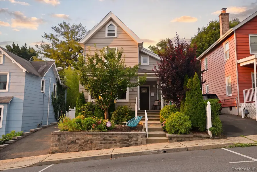 37 Lydecker ST, Nyack, NY 10960