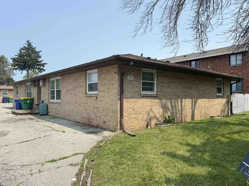 2241 IMPERIAL LN, Green Bay, WI 54302