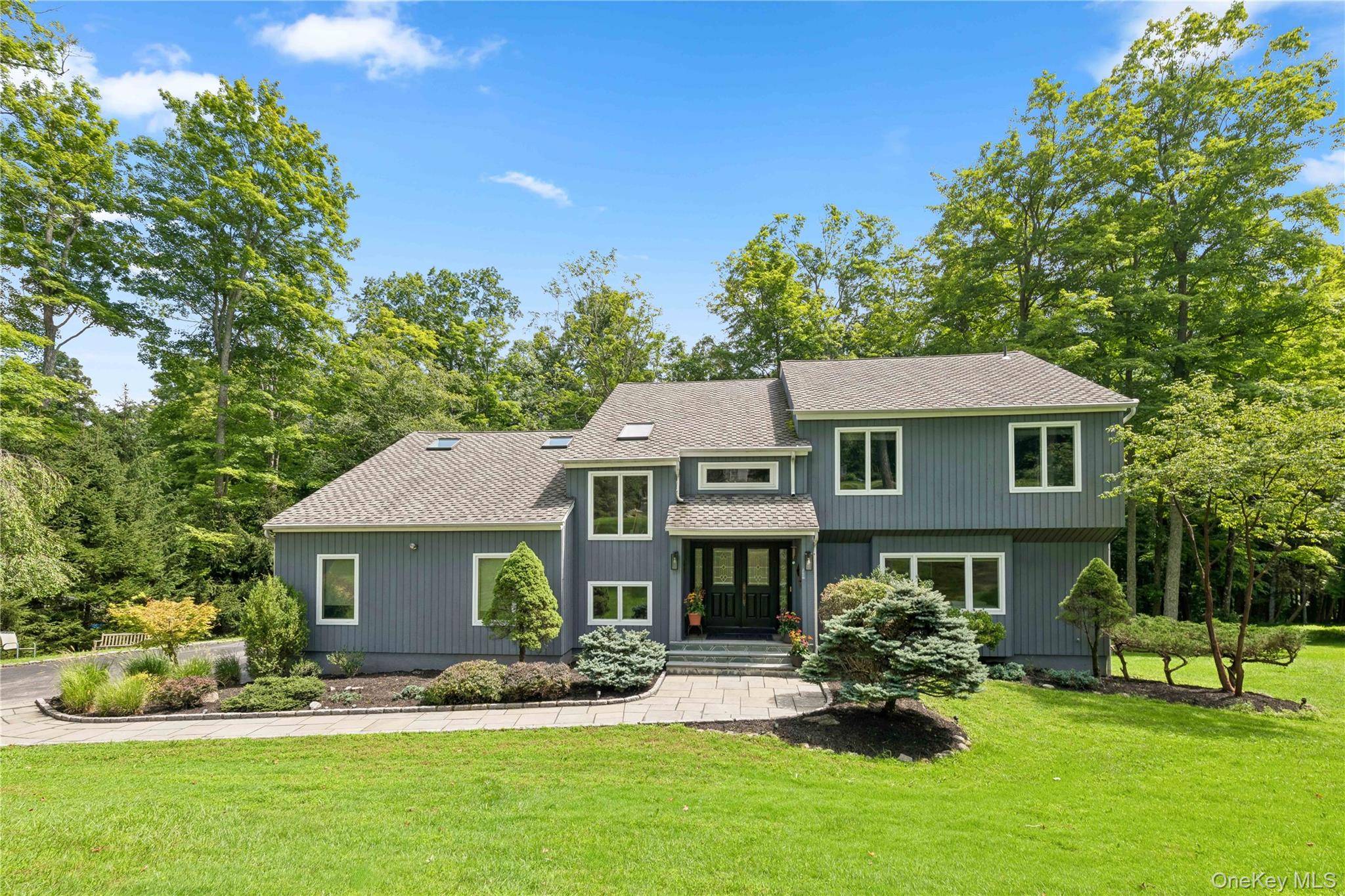 11 Cobbling Rock DR, Katonah, NY 10536