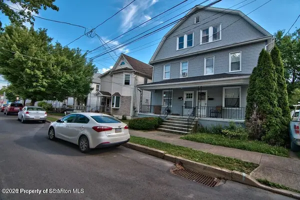 34 1/2 John ST, Kingston, PA 18704