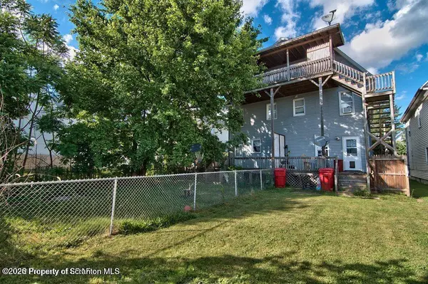 34 1/2 John ST, Kingston, PA 18704