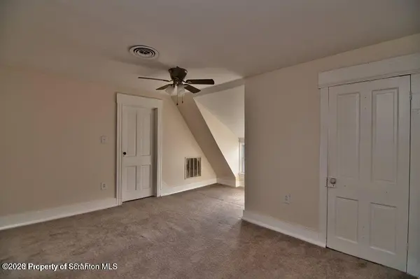 34 1/2 John ST, Kingston, PA 18704