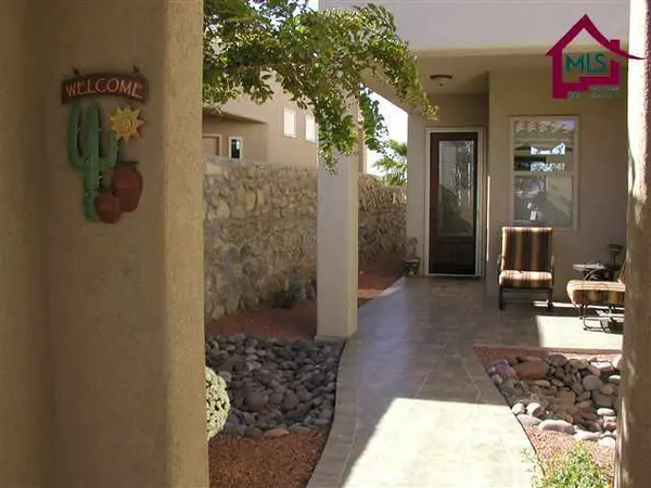 3682 Reflections LN, Las Cruces, NM 88011