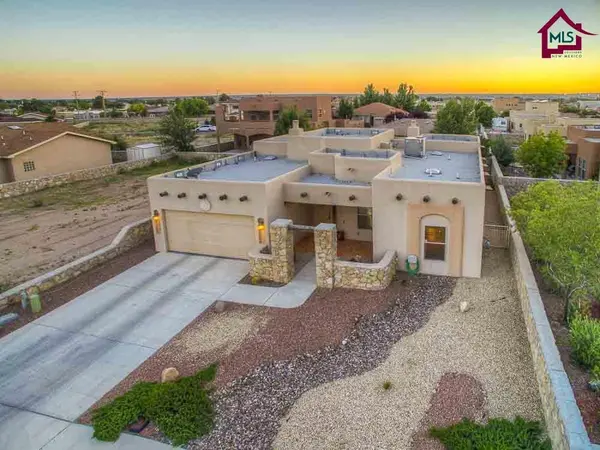 1019 Freedom DR, Las Cruces, NM 88005