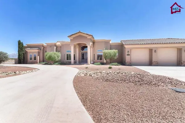 5574 Redfox RD, Las Cruces, NM 88007