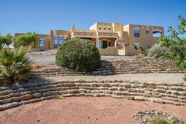 5252 Eagle Pass RD, Las Cruces, NM 88011