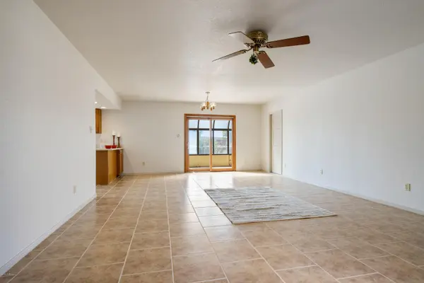 660 Windmill CT, Las Cruces, NM 88011