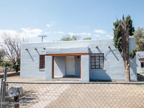 822 S Melendres ST, Las Cruces, NM 88005