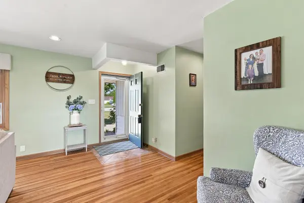 4521 W CAPITOL DR, Appleton, WI 54913