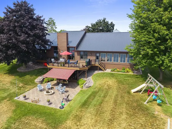 125 W HIGHLAND DR, Oconto Falls, WI 54154