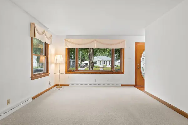 1256 MARIAN LN, Green Bay, WI 54304