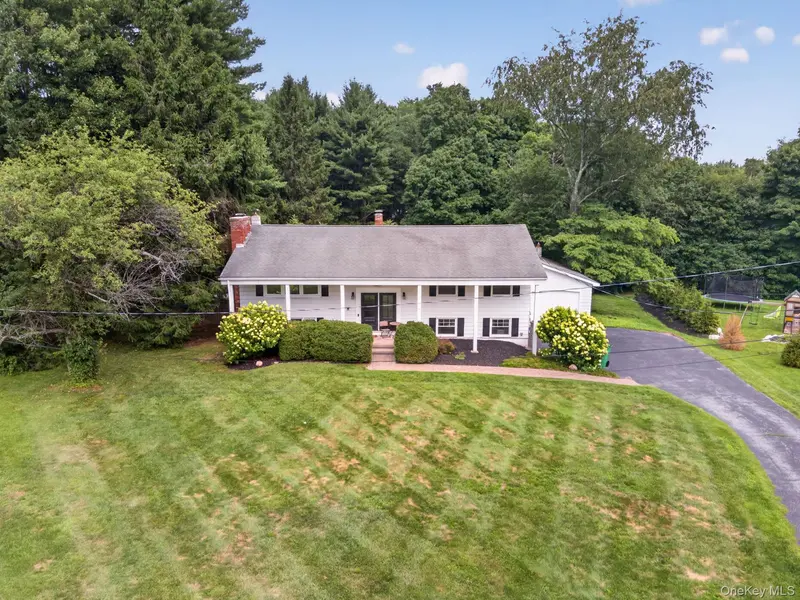 9 Debra Hill RD, Poughkeepsie, NY 12603