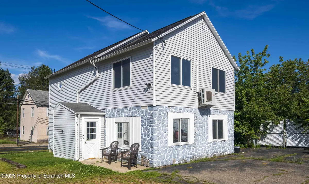 77-79 Fallbrook ST, Carbondale, PA 18407